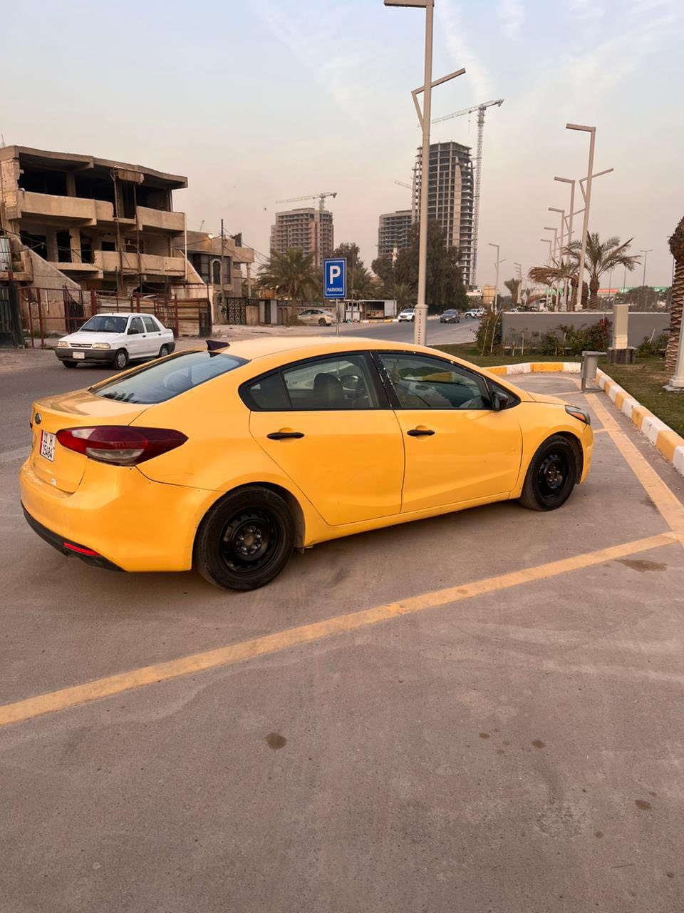 سلام عليكم
للبيع كيا فورتي موديل 2018 اصفر تكسي 
وارد امريكي بيه جاملغ خلفي من امريكا بدون ايرباك 
مكينه دوش 2000 كير atm 
رقم بغداد الجديد بأسمي تحويل مباشر
مكانها بغداد الغزاليه 
السعر 115 وبيه مجال بسيط 
الاستفسار اكثر انتصل ***********
