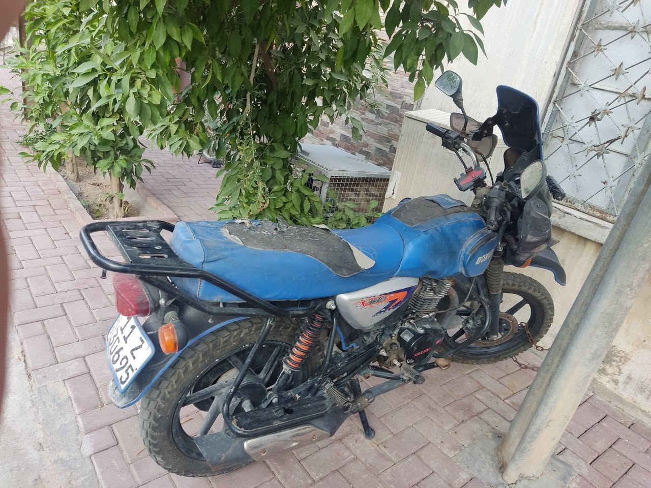 للبيع دراجه جبلي بوكسر .. محرك ديوان دراجة نظيفة جدا موديل 23 .. السعر مليونين و 500 الف .. العنوان .. بغداد .. العطفية .. *********** .. يوجد وتساب ..
