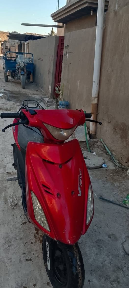 سلام عليكم دراجه ادرس نضيفه للبيع دراجه متروكه ودراجه تخبل سلف نضيفه كلش السعر 225. وبيهه مجال مكان حي لحيم الي يحب يتواصل ***********
