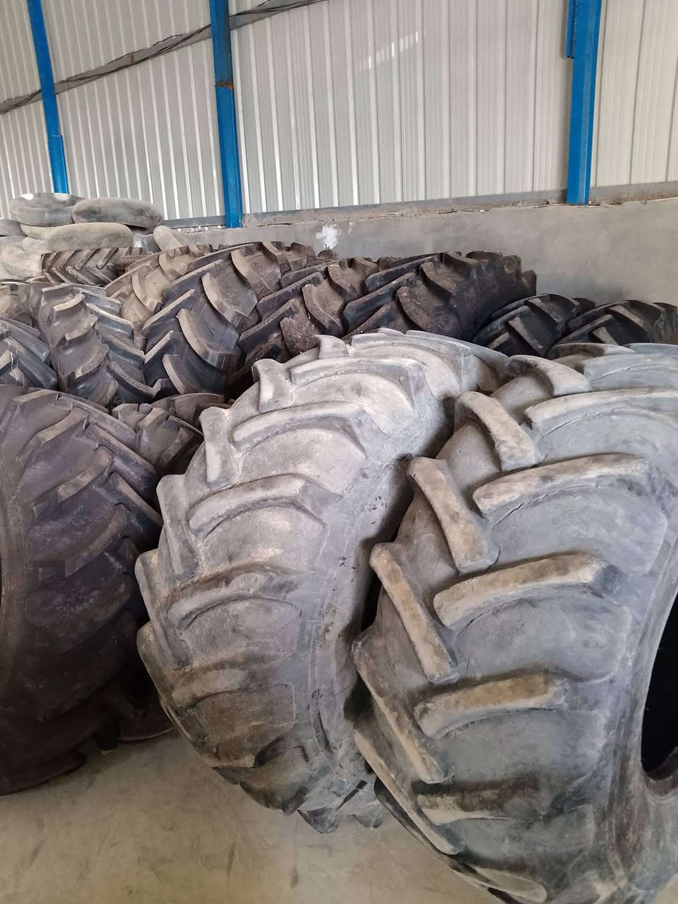 23_1_26
زوج اطارات حاصده مستخدم نسبة نظافته 60/100 للبيع 
متوفر في مجمع ( ابو شعلان للاطارات الزراعيه )
***********
(الشوملي _طريق شوملي دغاره _مقابل بوابة مدينة الروان السكنيه _بعد سيطرة ابا ذز ب50 متر )
