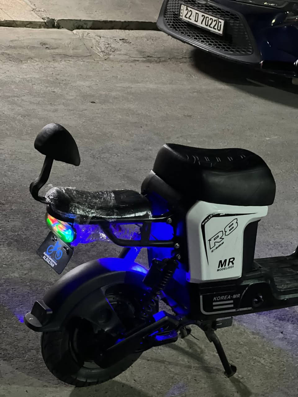 � ماطور شحن R8 للبيع 🔥
⚡ السرعة: 109
🔋 5 بطاريات دبل
⚙️ 4 نمر

السرعات الحقيقية على Waze:
1️⃣ النمرة الأولى: 45 كم/س
2️⃣ النمرة الثانية: 53 كم/س
3️⃣ النمرة الثالثة: 61 كم/س
4️⃣ النمرة الرابعة: 72 كم/س

💀 ملف 2000 يخليك ما تشوف جماعة الـR9 😂

🔄 نظام R بك ترجع بي
🅿️ نظام P

✋ أشاير سحب نفس الكزز

🔋 البطاريات تمشي 25 كيلو حقيقي

الشاحنة: Winlee
🔐 قفل استرين للحفاظ من السرقة
💡 منظومة لايت زينون فول تسوي الدنيا نهار
🛞 التايرات شرط، والتاير الورا جديد مبدل قبل يومين
💨 اسطبات فول تفحيط

💰 السعر: 400 ألف
🤝 وبي مجال


**إذا كنت صاحب هذا الإعلان وتريد حذفه لأي سبب، رجاءا أرسل رسالة إلى الدعم الفني**