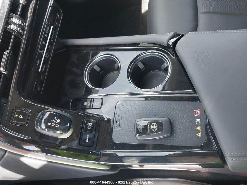 سلام عليكم للبيع تيوتا ميراي 23 هيدروجين داخل جلد خمس كامرت اصطفاف ذاتي رادار بصمةو بعد هواي مواصفات بيه رقم فحص السعر 47 ورقة لتواصل 
*********** سامراء, صلاح الدين
