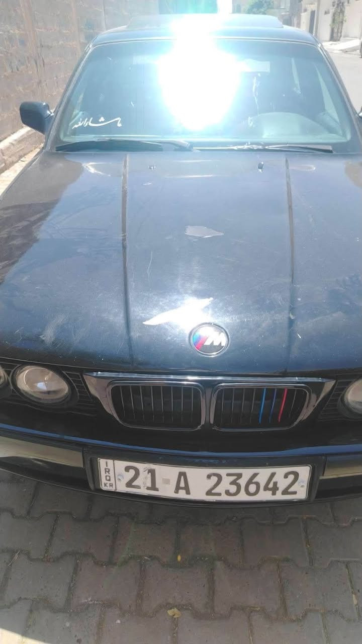 بناوي خواي كورو ميهربان Bmw سعر مناسب ٥٢٥كةپس كير عادي مؤديل١٩٩٢سلايد جام كاربا سنوي تا ٢٠٢٧تازية كؤبؤني بة نزيني هية تةقةورقةي تينيية وكو ليدراوش تانها لاي سة كني جمپيكي خفيفي هية بيناو كرتن سياركة تا بلي خاوينو مالي دؤستة سعركشي ٤٧مة جال تكايية ئكر موشتة رينيت سة رمان
مية شينة ***********
