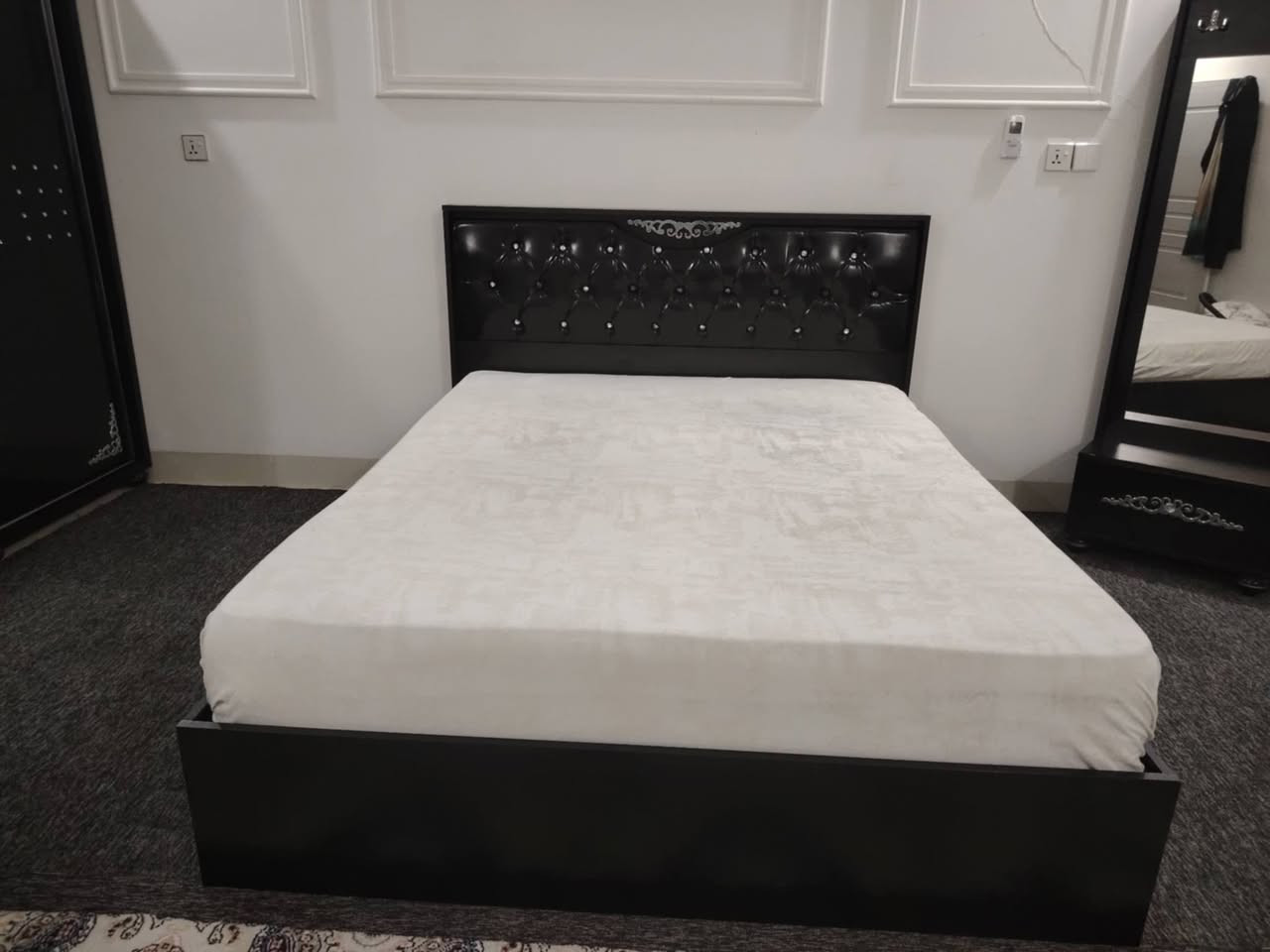 تاخمی تورکی💯💯 زۆر تازە و جوان ماوەتەوە عەیب و عاری نیە شکاوی نیە دۆشەکی خۆی لەگەڵە 😍😍نرخی ٢٨٠ هەزار، شوێن هەولێر🌹


**إذا كنت صاحب هذا الإعلان وتريد حذفه لأي سبب، رجاءا أرسل رسالة إلى الدعم الفني**