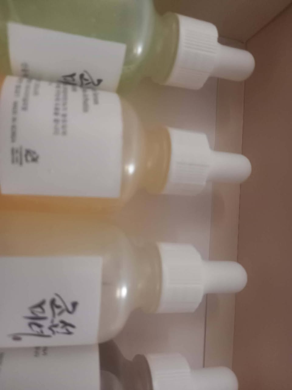 احد الزبائن أخذت مني قبل كم يوم 
وصل الها مجموعه دلوش والسيرومات الكوريه 
وهديه خلطة اسنان تبيض وازاله التسوس 
وجدامكم الكلام طبعا وهيه جاي تابع التعليقات


**إذا كنت صاحب هذا الإعلان وتريد حذفه لأي سبب، رجاءا أرسل رسالة إلى الدعم الفني**