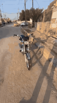 السلام عليكم دراجه للبيع اوراق كامله اصولي موديل 2017 تعمير 2024 مكينة مامفتوحه غراض كلهن جدد مكان ناصرية مركز السعر خاص ***********
