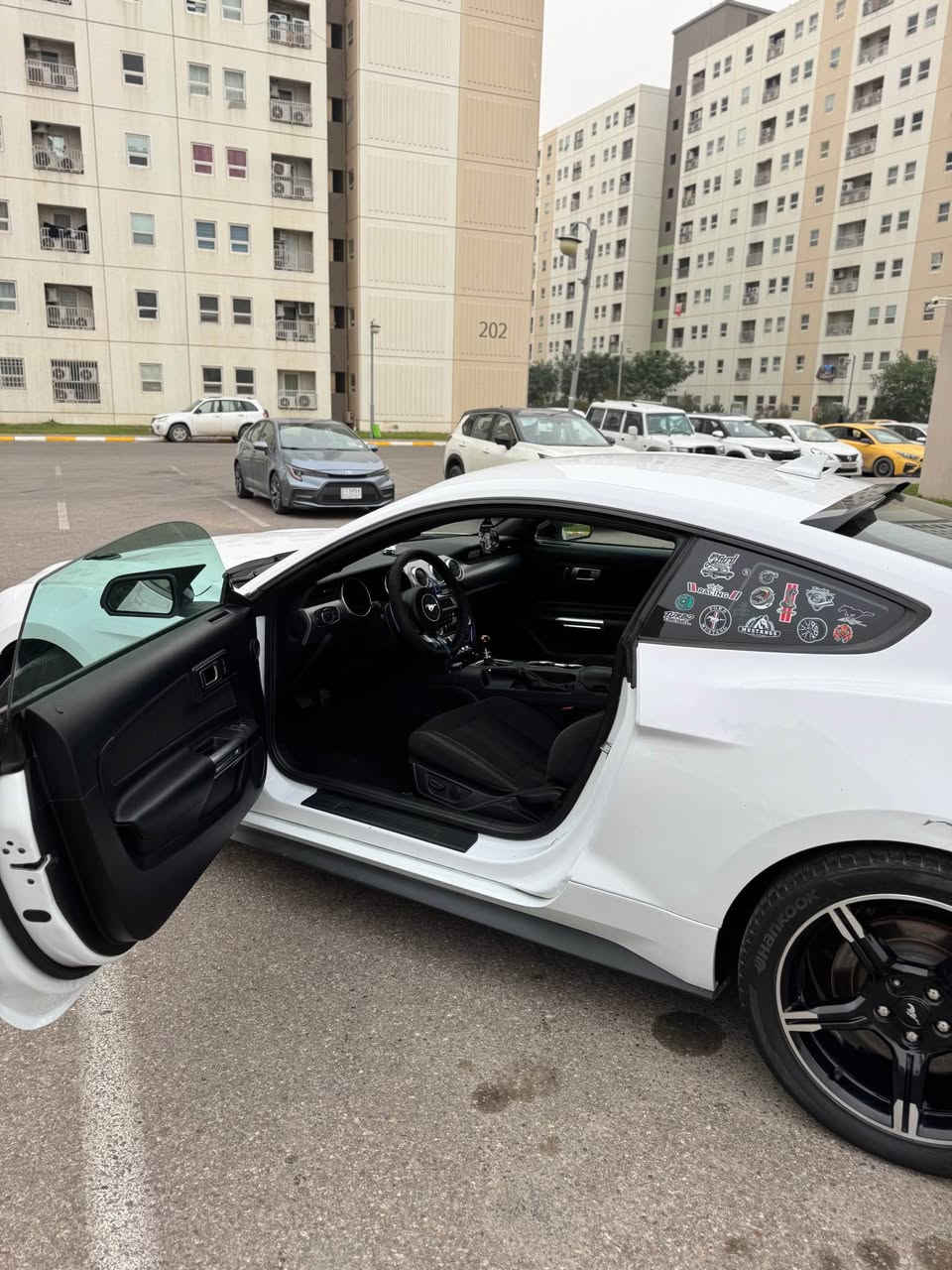 السلام عليكم
🔔 ملاحظة: السيارة بيع أو مراوس

🚗 للبيع فورد موستنك GT
📅 موديل: 2022
📍 رقم بغداد – باسمـي – تحويل مباشر

🔹 الترايك: جميل 
🔹 الحالة: سيارة شركة، ما بيها برغي نقص
🔹 المشي: 20 ألف

⚙️ المواصفات:
 • رادار أمامي
 • رادار جانبي
 • تحديد مسار
 • حساسات خلفية
 • شاشة كبيرة
 • كشنات مخمل
 • كشنات كهرباء
 • كشنات تدفئة وتبريد
 • باقي مواصفات الـ GT كاملة

🔧 الإضافات:
 • تخم ويل CS أصلي جديد
 • تفريغ + داون بايب + H بايب (يم علي الوادي)
 • كزوز MPRP كامل قفايص
 • صوت رعب 🔥
 • برمجة أمريكية – السيارة قوية جدًا

📌 الضرر:
 •
 • قطعتين تبديل نفس اللون
 • بنيد صبغ

🛠 المكينة، الكير، والحدادية بشرط

📍 مكان السيارة: بغداد 
💰 السعر:215 ورقة (قابل للمراوس)

📞 رقم الهاتف / واتس *********** بغداد, العراق
