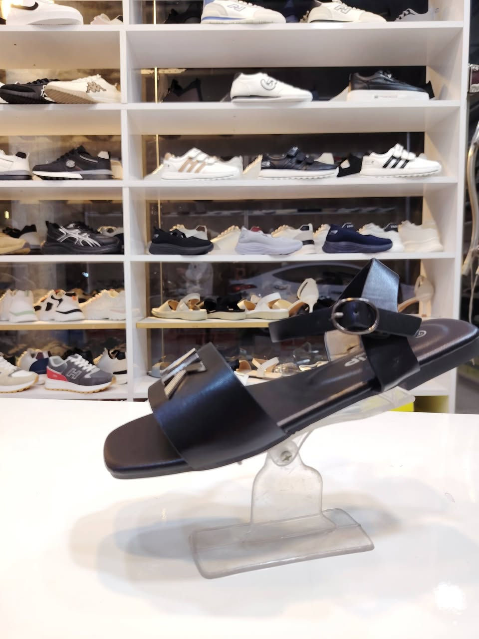 #جديد
#الآنسة
صندل فلات
قياسات 37_41
مجمع حجي قاسم خلف حبيب مول
يوجد خدمة توصيل داخل خانقين
واتس ***********
