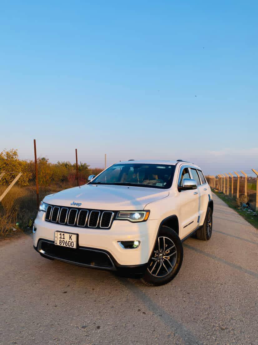 سلام عليكم جيب شيروكي 2017 رقم بغداد باسمي السياره كلين ولمتدد فول مواصفات تشغيل عن بعد توقف ذاتي حساسات خلفيه مثبت سرعه تو ويل بيه هواي مواصفات السياره سبير الشركه ما نازل وتخم تاير جديد السعر 265 وبيه مجال لطيبين رقم الموبايل ***********
