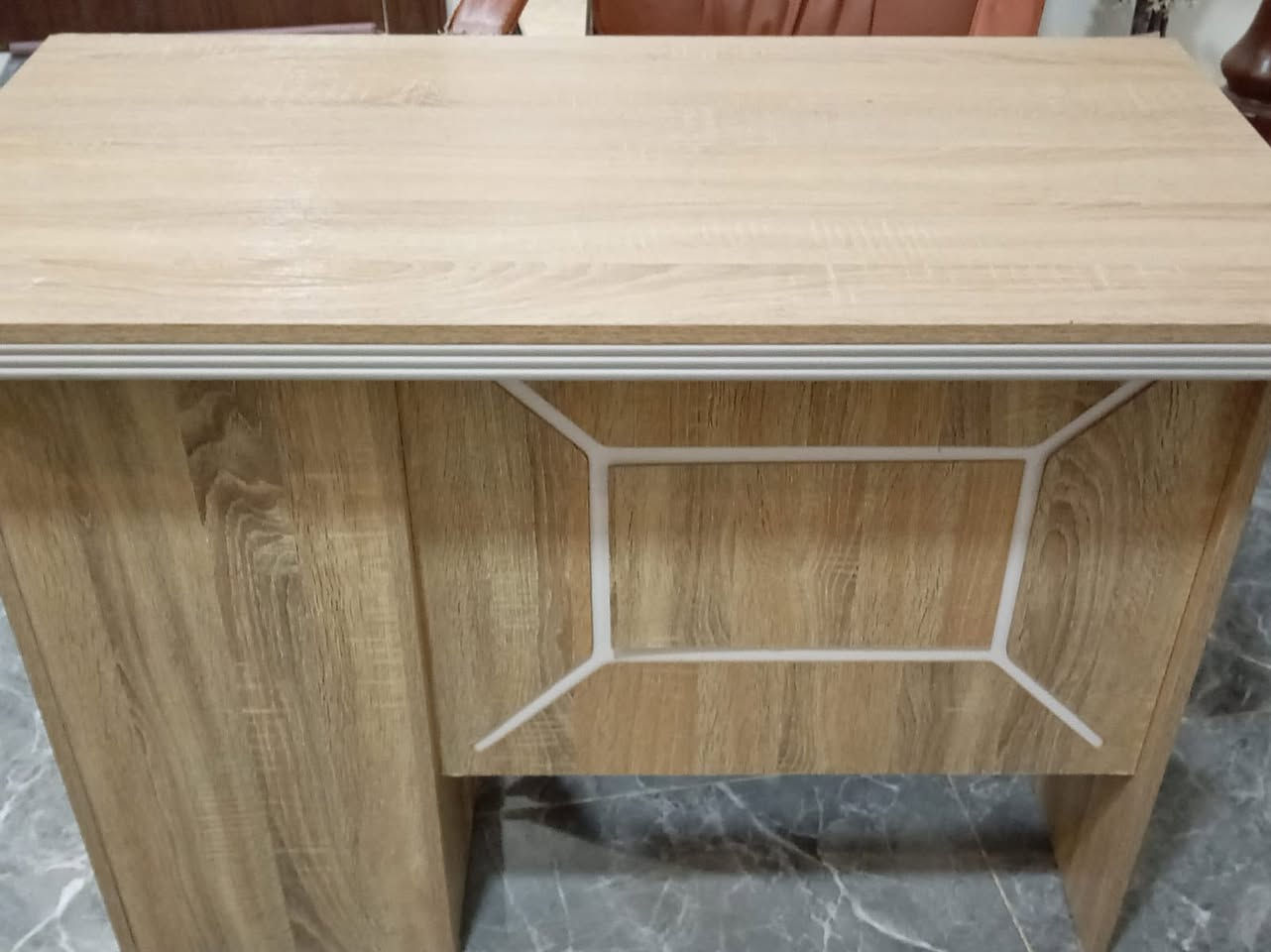 السلام عليكم متوفر رفوف عدد ٤٨ رف مع محلقاته  وميز دخل وكرسي  ميز سعره ٧٥ قفل للعلم ميز جديد  ورفوف  متر  ٢٥ موقع ديالى بعقوبه ***********
