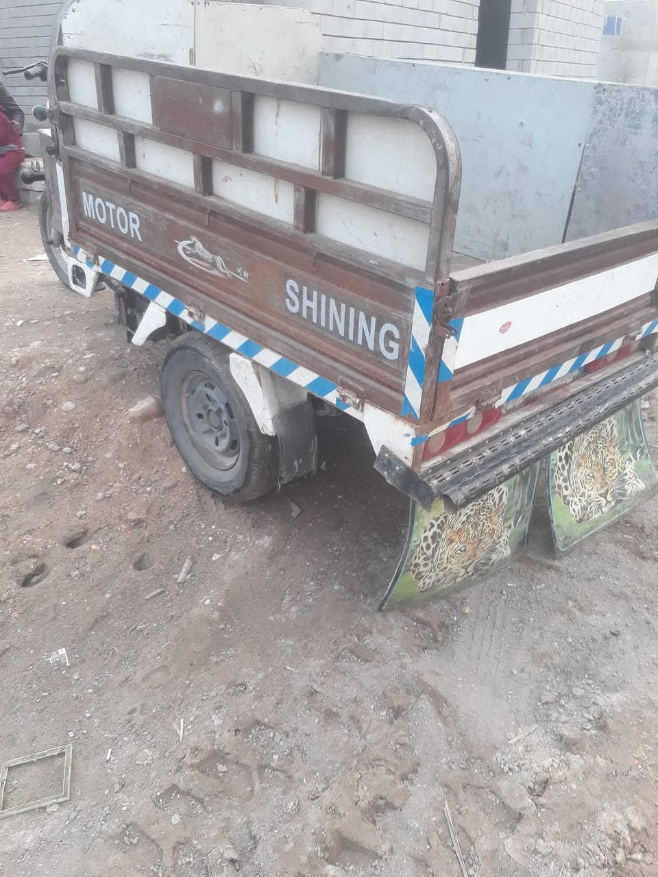 ستوته للبيع موديل ١٦ محرك 24شاصي محرك شرط يعوز كهربائيات السعر ٧٠٠ المكان حي صدام ***********
