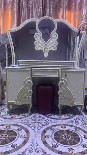 السلام عليكم غرفه مال اخشاب تركيه للبيع سعر 400وبيها مجال المكان وره الكراج تعال شوفه يلا تشتري. ‏‪***********‬‏
