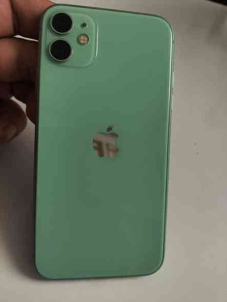 ايفون 11 ذاكرة 128 بطارية 81 مبدل شاشة مال غير جهاز بطارية بلادي كلة شغال فقط فيس ايدي متوقف سعرة 200 وبي مجال بسيط ***********
