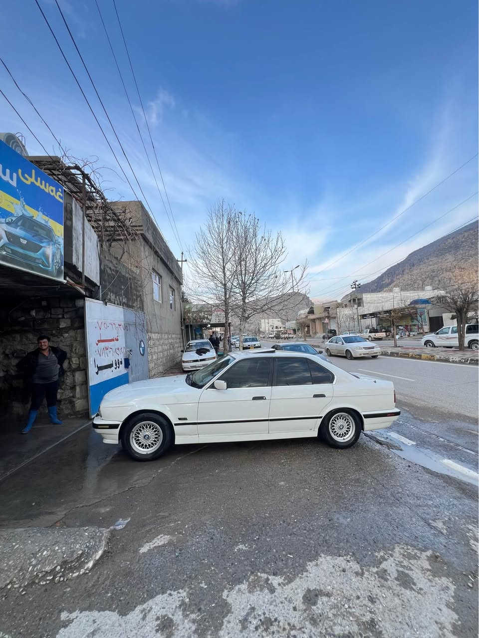 به ناوي خوا فرؤشتن بيئم ئه ورپي مؤديل ١٩٩٣مه كينه ٥٢٥كه پس گئرتؤماتيك ته بريد ساردو گه رمه جام كاره به ده بل ئێرباك فول فول ماسه فات بئ ده مو لئدران سحر٤٥مه جال شوئن سؤران *********** ڤايبه ر وه تس ئه پ أربيل, العراق
