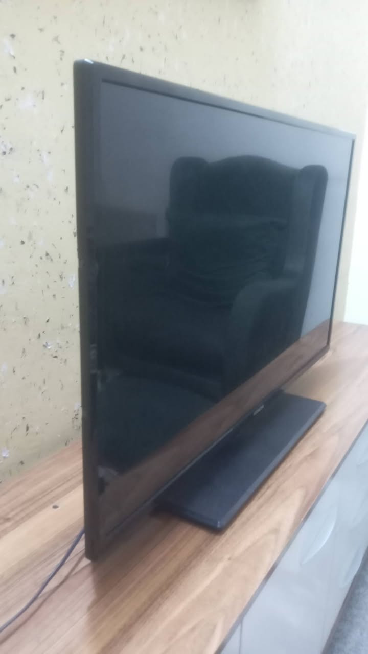 📺 للبيع شاشة Hitachi – 39 إنش
🔹 النوع: Hitachi
🔹 الحجم: 39 إنش
🔹 الدقة: HD Ready
🔹 الإضاءة: LED – 60Hz
🔹 مو سمارت
🔹 المنافذ موضحات بالصور
⚠️ ملاحظات مهمة:
🔹 بيهه بعض لمبات LED معطلة ( ممأثرة بشكل كبير على الاستخدام)
🔹 الريموت غير موجود

💰 السعر: 110 الف دينار عراقي
📍 المكان: الفلوجة – حي الشرطة
📱 للتواصل واتساب: ***********
