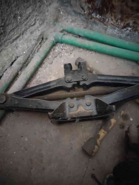 غراض البيع جك روسي 15 جك يابني 10 باور ثنين ونص 15ويل روسي 5 دينموو جارجر شرط شغال 50 اا+ طوافه روسي تفصيخ  ***********
