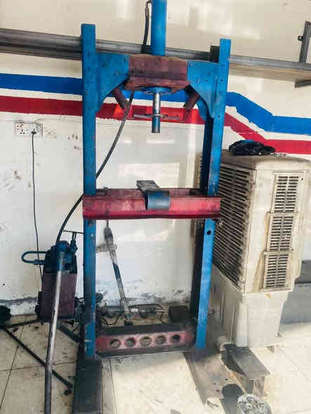 سلام عليكم
شباب بريس البيع سعر 650 وبي مجال رقم لهاتف ***********
