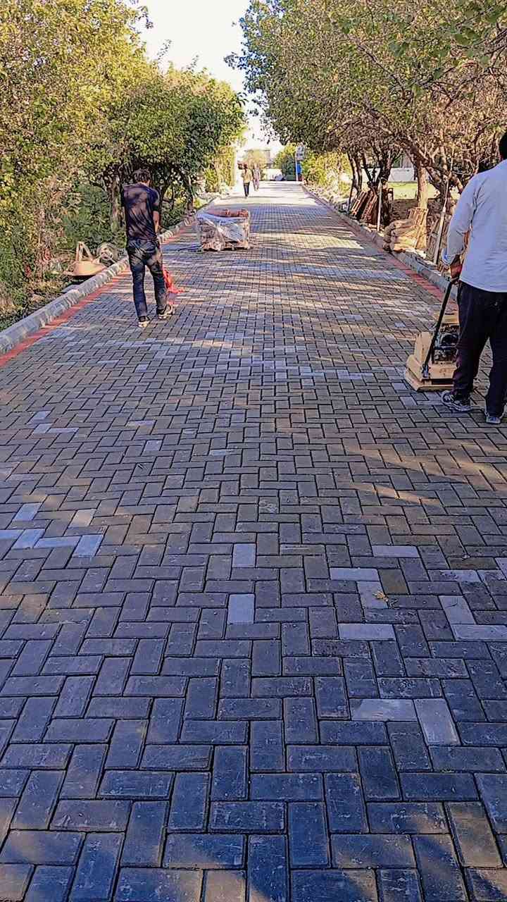 يوجد كادر عمل نواع بيرتون شغل هندسه
***********بي وتساب
