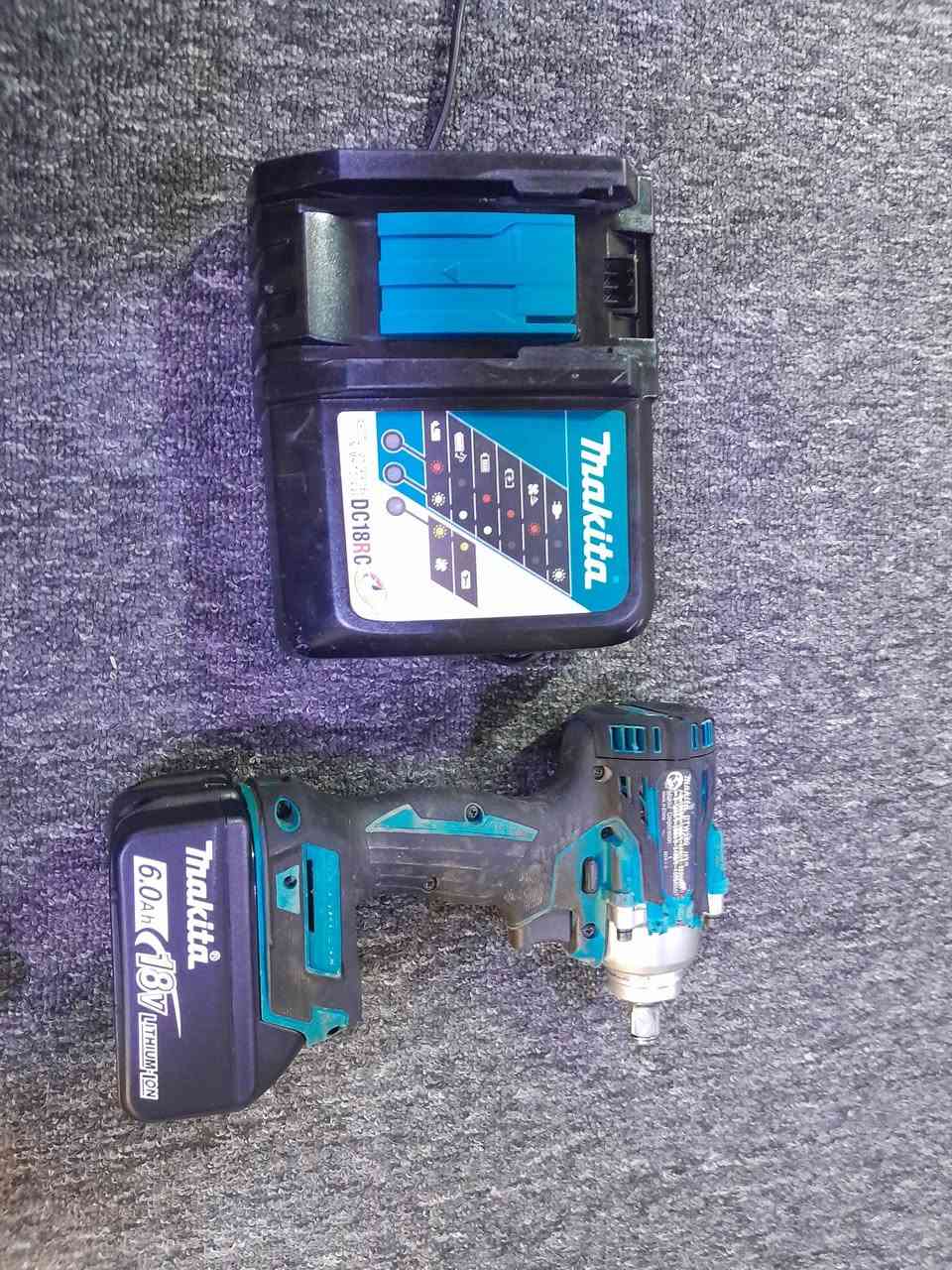 السلام عليكم دريل لقمهDTW300 ماركة ماكتا الأصلي مو التقليد اصلي كامل مع كافة ملحقاته بطاريه وحده واذا تريد بطاريتين يختلف السعر للاستفسار اكثر *********** السعر مع بطاريه وحده 250الف قفل
