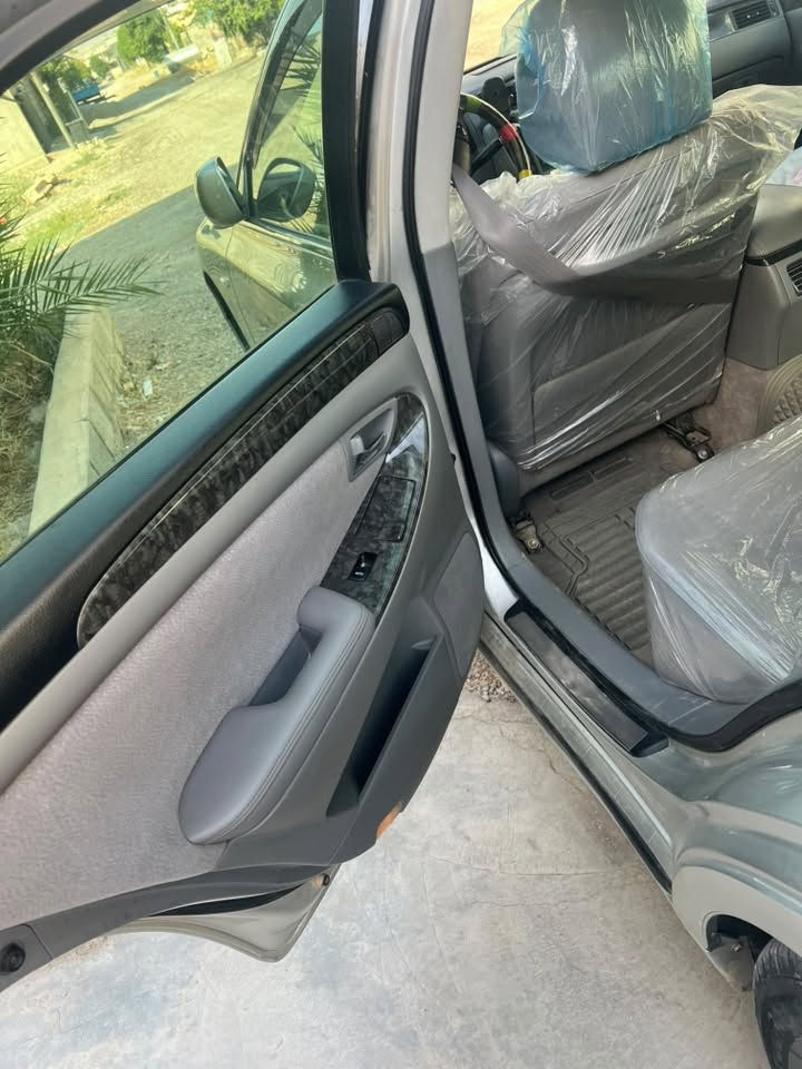 بەناوی خوای گەورە
توێتا کراون شاهینە ١٨٢ بێ دوکەڵ 
مۆدێل ٢٠٠٥ رەنگی بەحری
ناو رەساسی دو دوگمەی حاسە
کامل مەسرەف دەعامی بۆ دەعامی بەشەرت
کەڤەر گۆراو و شانسی کۆستەرە بەشەرت
بەشەرتی گێرو مەکینە 
بێ دەعم و لێدراوی 
بێ کۆد 
٤٤ گەڵا و مەعمەلەی برایانە
***********
