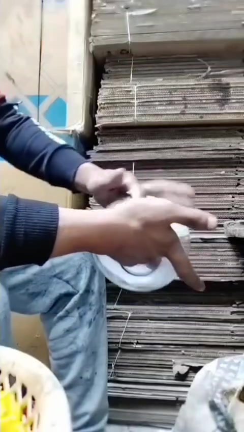 مش مجرد أباجورة… دي حكاية بتتعمل بإيدين فنان

كل قطعة زجاج معشق بتعدّي بمراحل كتير،
من اختيار الألوان بعناية،
للتقطيع والتشكيل،
لحد ما كل جزء يركب في مكانه بدقة كأنه قطعة من لوحة فنية.

مفيش حاجة عشوائية هنا…
كل تفصيلة محسوبة،
وكل لمسة معمولة بحرفية وصبر.

النور اللي بيخرج منها مش بس إضاءة،
ده إحساس بالدفا والجمال،
وبيحكي عن شغل معمول بإيدين بتفهم قيمة التفاصيل.

لو بتدور على حاجة مختلفة…
حاجة ليها روح،
يبقى الزجاج المعشق هو الاختيار اللي بيفرق ✨


**إذا كنت صاحب هذا الإعلان وتريد حذفه لأي سبب، رجاءا أرسل رسالة إلى الدعم الفني**