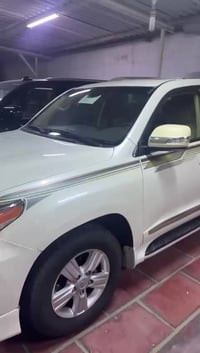 لاندكروز موديل ٢٠١٢ رقم بغداد جديد انكليزي ما بيهة اي نقص كير ومحرك وت...