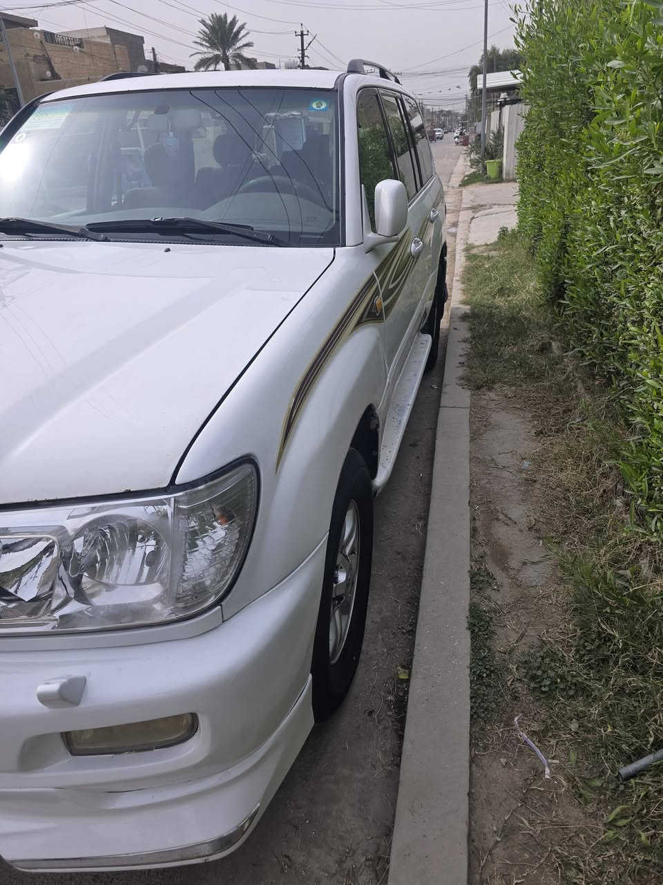 لاندكروز مونيكا موديل ٢٠٠٠ بدون تحديث بلاديه مكفوله من الصبغ ول بارد بلاديه تبريد ٣ قطع وثلاجه فور ويل ودفلاك شغال تخم تايرات جديد  سنويه باسمي سعرها ب ١٤٠ ومكانها بغداد موبايل ***********
