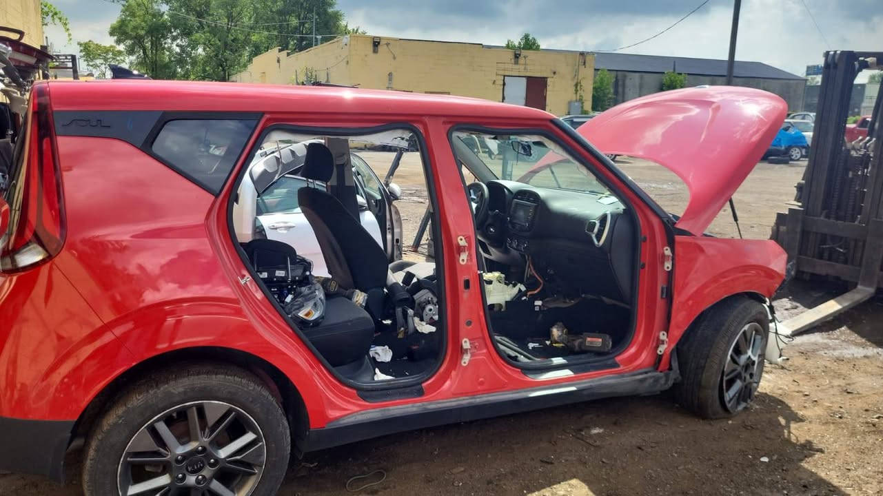 ألهم صلي على محمد وآل محمد  السلام عليكم ورحمة الله 

اليوم حاب مجمعكم مجمع سيدحيدر البغدادي يعرض لكم 
الـKIA صول الـ20 والـ21 والـ22 جميع قطع الغيار متوفرة ✅️

داخل المجمع مختلف الموديلات والألوان توفر قطع غيار الصول [لكشر بصورة عامة بنيد جاملغ ✅️
صندوق بيبان < توفر حدادية✅️
أمامي خلفي > توفر محرك + كير ] ✅️

جميع البضاعة تفصيخ ونظافة 95./. بأسعار مناسبة 💯🔥بحلول شهر

 رمضان المبارك 

زورونا وكل الهلا 🌹

 الإتصال والاستفسار واتساب 👇🏽📞☎️

                                      عنوانا 📍 
                     النجف الإشراف شارع المطار 
            مابين بوابة الدخول والخروج عامود رقم ١٣ 
       
            للإتصال والاستفسار أتصال على ارقامنا ☎️📞
      الأثير / *********** _ الأسيا / ***********
