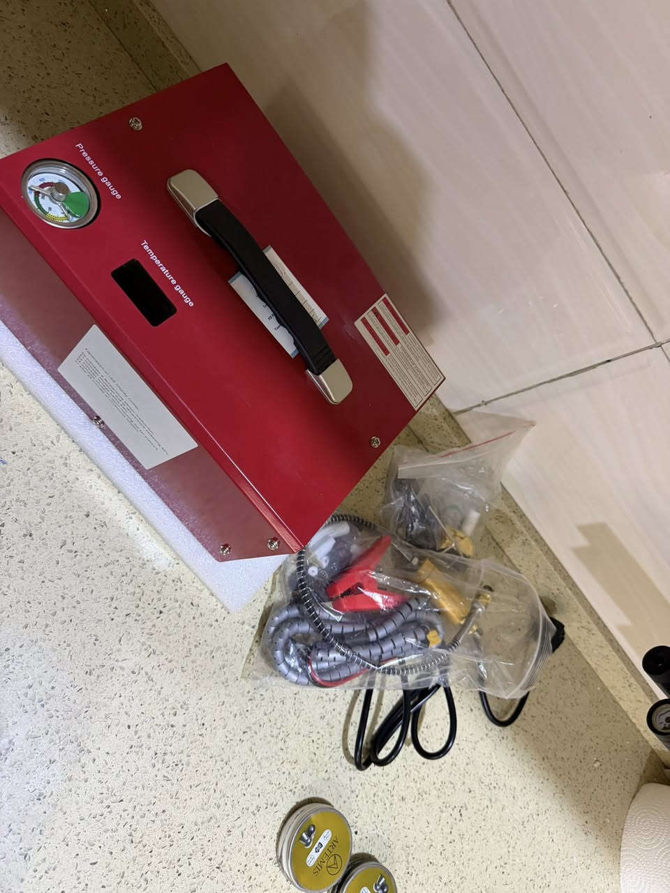 عندي p35xجديده بالبياكيت كامله مع ملحقاتهه مع كمبريسر جديد مستخدم ٣مرات مكان بغداد ***********
