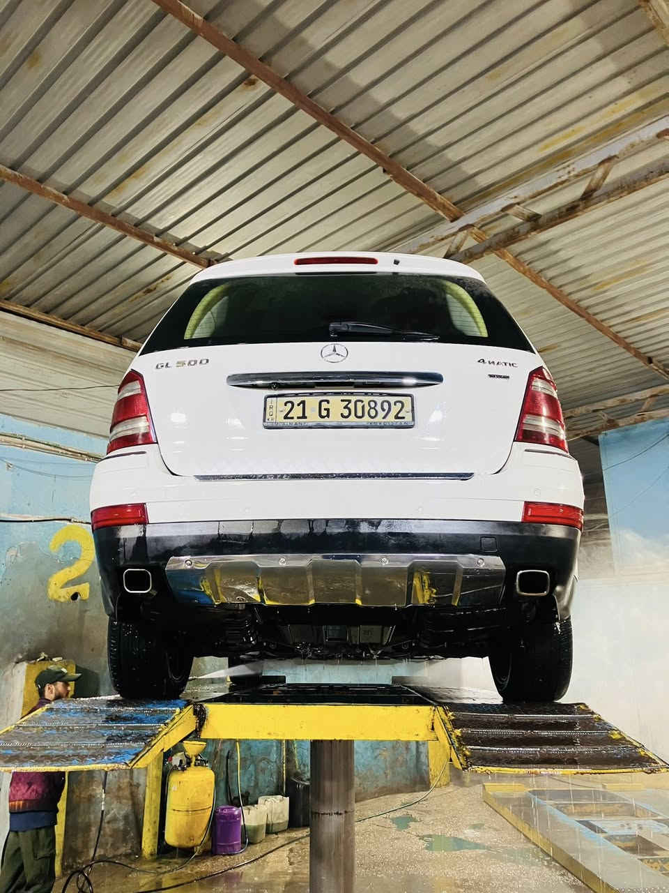 GL500.
2007 رقم سليمانيه
مكانه بغداد. مدينه الصدر 
فول مواصفات. معروفه 1*1
حداده عامه جديده مسويله 
ادامه كامله مكينه 8. عقل فوك 
سعره 120ورقه. 
***********
