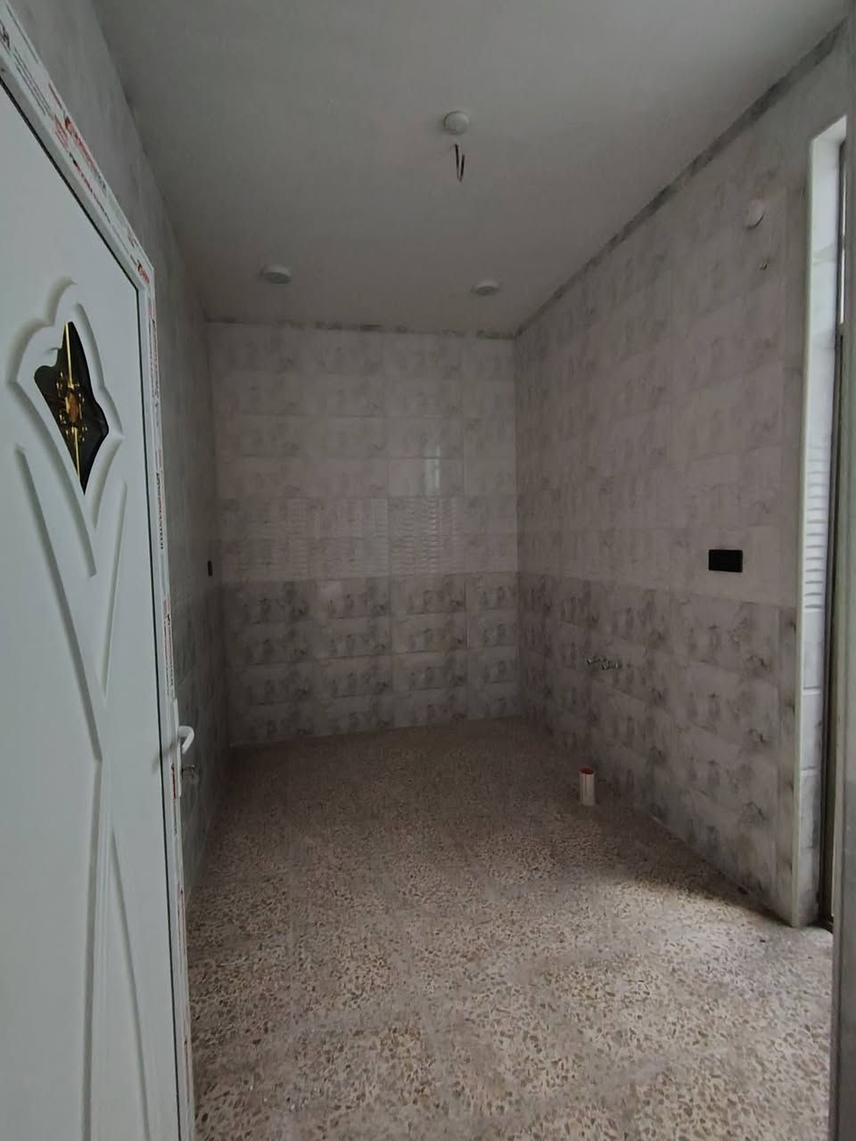 60م طولانية للايجار في حي الانصار نظافة 100% 🔈📢
.
- مبلغ الإيجار 300 مقدمه 3 اشهر.
.للاستفسار :- 
الاتصال على الرقم 
.
- *********** -
.
او المراسلة على الواتساب
.
- 0785 333 9930   -
.
او زيارتنا في مكتبنا الكائن في :-
1- النجف \ حي القدس \ نهاية الشارع الفاصل بين الكراج الجنوبي والشقق السكنية.
2- طريق المناذرة \ مدخل مجمع قرية السلام \ عمود 112.
