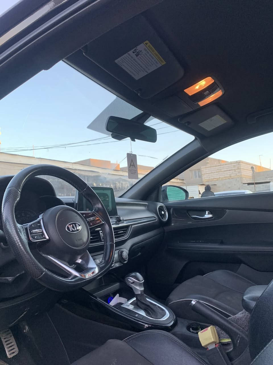 السلام عليكم كيا فورتي 2021 فول مواصفات عدى الفتحة Gt line حرة
محرك 2000 دوش حادث السيارة بنيد مبدل فقط السيارة جديدة ماشية 50k 
جاهزة مابيها اي نقص مداور ثاني يوم 

السعر المطلوب 128 وبيها مجال 

***********

