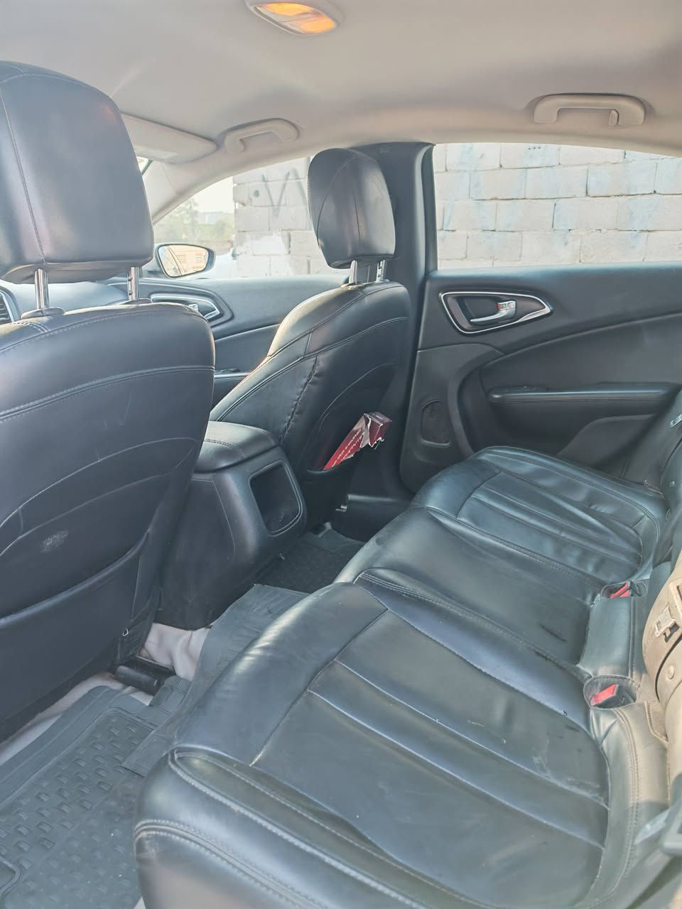 السلام عليكم 

C200 لمتد موديل 2016 
السعر 118 بي مجال بسيط
المكان البصرة شط العرب الجزيرة 
V6 محرك 3600 
تقرير السياره غرق 10% تعمل وتسير 
البدي مكفول من الحادث فقط تكيحلات خدوش بسيطة 
شاشة كبيرة بلوتوث 
كير كاوس 9 نمر رياضي S
مقاعد كهرباء جلد+تدفئة 
مكينة وكير مكفولات 
اير باك سليم 
تبريد ثلج+تدفئة شغالة 
حدادية 80%
تخم تاير جديد 
ممشى السيارة 136 مايل 

السيارة نظيفة ومصروف عليهه هواي ادامة كاملة من بلكات وبخاخات ومجول وجامة امامية جديدة بانزين كله محسن وسوبر ودهن ارقى نوعية امزويل 
السيارة بأسمي السنوية لسنة 2028 شرط التحويل 

الملاحظات اللي بالسيارة فقط بعض الخدوش وحساس دبة الزراكات واكف 
للاتصال او واتس اب 
***********
