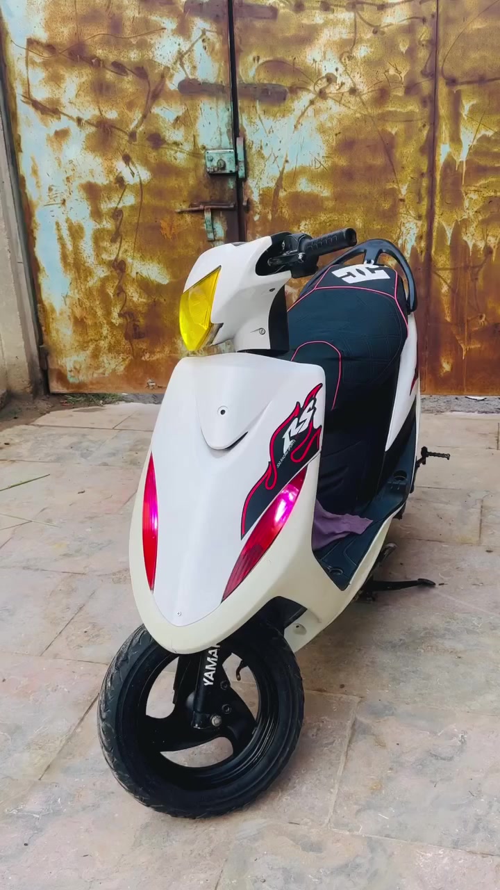 سلام عليكم دراجة ماكس عدلة للبيع دراجة حلوة ما ناقصهة شي كلشي شغال سلف هندر لايت بك لايت ما بيهة نقص مفتوحة شغل مضبوط  دراجة مال جناي سعر 525بيهة مجال حك جية مكان قرنة حي الملتقى رقم *********** متواجد
