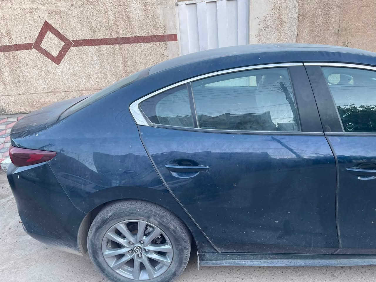 مازدا ٣ أمريكي فقط صبغ بنيد حافته مضرره  مصبوغ كامل بدون ايرباك فول الفول باسمي رقم سليمانية مكاني بغداد السعر ١٥٢وبيهً مجال موديل ٢٣ للتواصل على الرقم ***********
