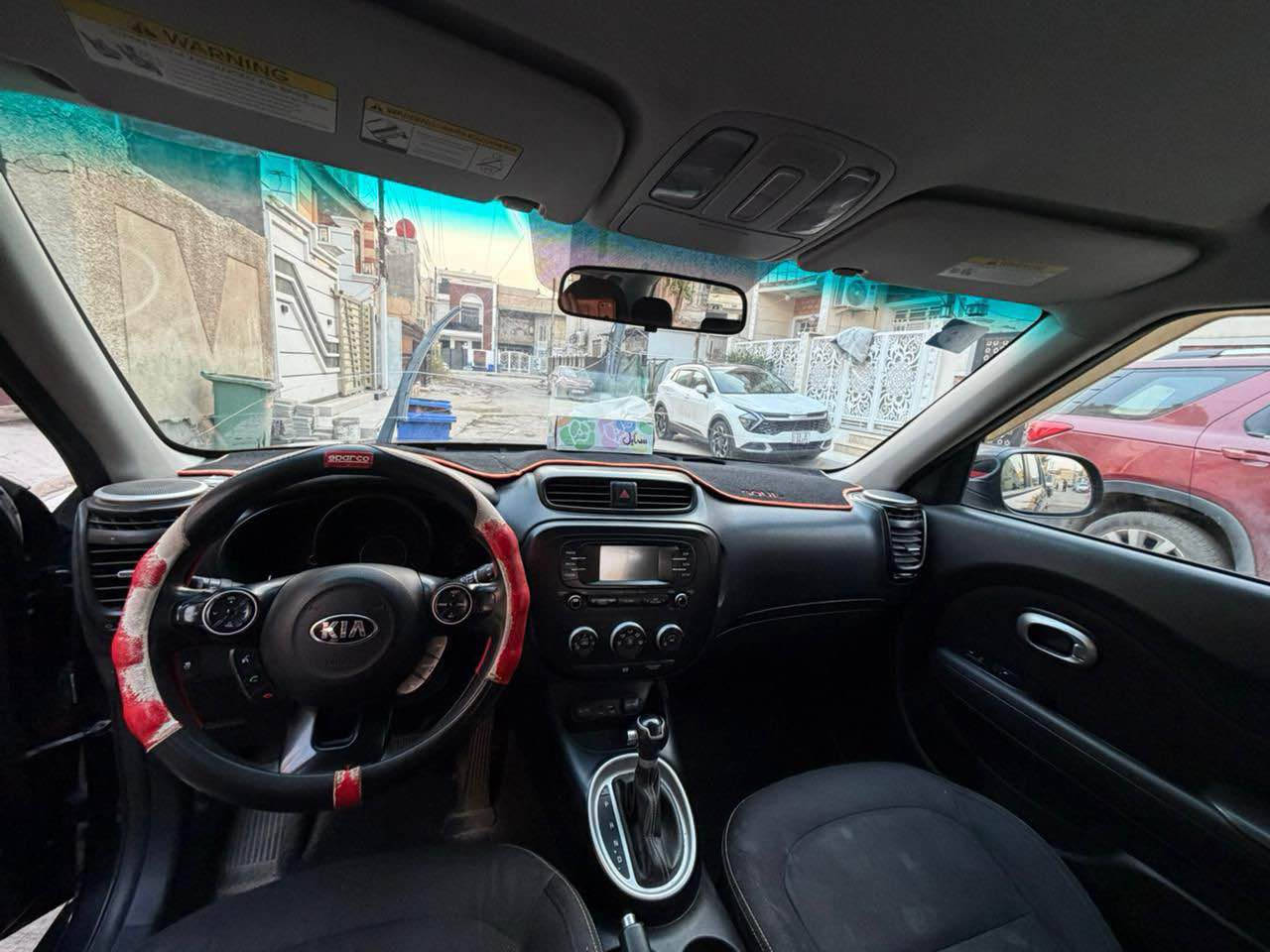 كيا صول موديل ٢٠١٦ حادثها بمريكا جنطه وبالعراق نفس حادث  باقي مكفول سياره مصلحه وما بيها اي نقص مكينه الفين ماشيه ٩٨ ميل مكاني بغداد الضباط السعر ١٢٠ رقمي *********** بغداد, العراق
