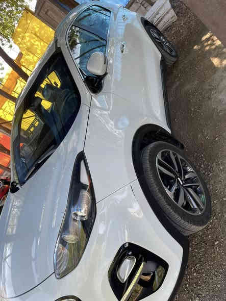 السلام عليكم. كيا سبورتج 2019خليجي  مكفوله من الضربه والصبغ بس بيها رصعات وشخط خفيف   ماشيه 75الف k رقم بغداد بأسمي.  مواصفات عاديه سويج السعر 195   مكاني بغداد نفق الشرطه شارع السفارات  للاتصال ***********
