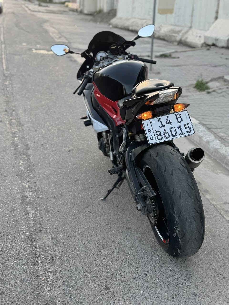 وارد امريكي حادث كفرات الدراجه مرقمه BMW 2017
تحويل ثاني يوم مشروع وطني ماشيه 13الف مكاني
بغداد السعر 115 ورقه وبيها مجال ***********
