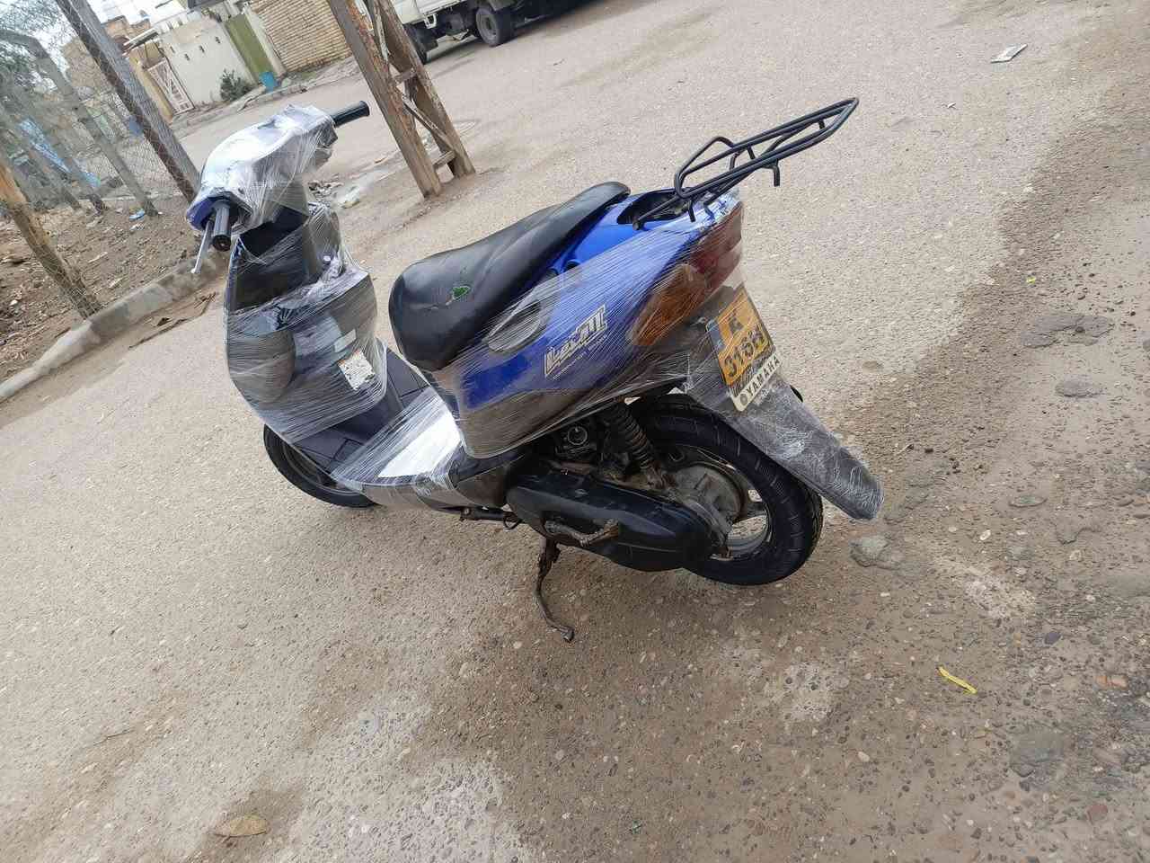 سلام عليكم دراجه سازوكي نضيفه للبيع وكله شغاله بس عوزه باتري والصندوق مايقفل والدراجه حلوه وع البلاد والشوته فالته عنواني ميسان حي الزهراء والسعر 250وبيه مجال شي قليل وهذا رقمي***********
