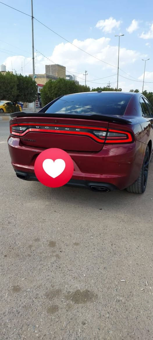 جارجر 18 اصل ماشيه ٢٨٠ الف ميل .. بيها كازكت .. حادثها مبين بالصور .. من دخلت العراق بيها شخوط البابتين الخلفيات..
جارجر اصل ١٨ بيهه كازكت .. حادثها مبين بالصور 
رقم بغداد بأسمي .. بيع فقط بدون مراوس .. 
معروضه ب ١٥٥ وبيها مجال قليل  .. بيهه شخوط بالبابتين الخلفيات .. ابيع على وضعها 
***********
