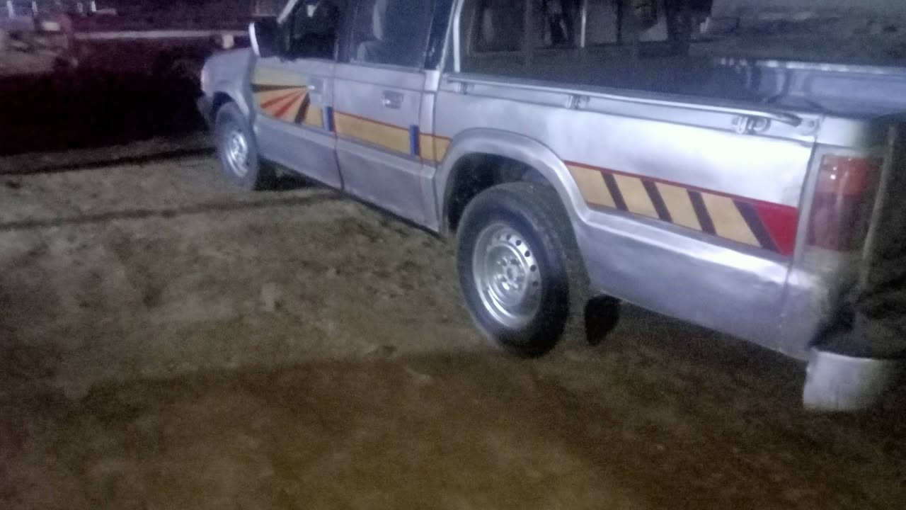 سلام عليكم مازدة موديل 93للبيع
محورة كير اومكينة ونجي 4اسلندر كير اوتماتيك 
كير اومكينة شرط النضافة مصبوغة لجمالية فقط
شاصي اواكسن جاهز 
السعر 18سنوية اوارقام ألماني 
العنوان ذي قار ألمركز
***********
