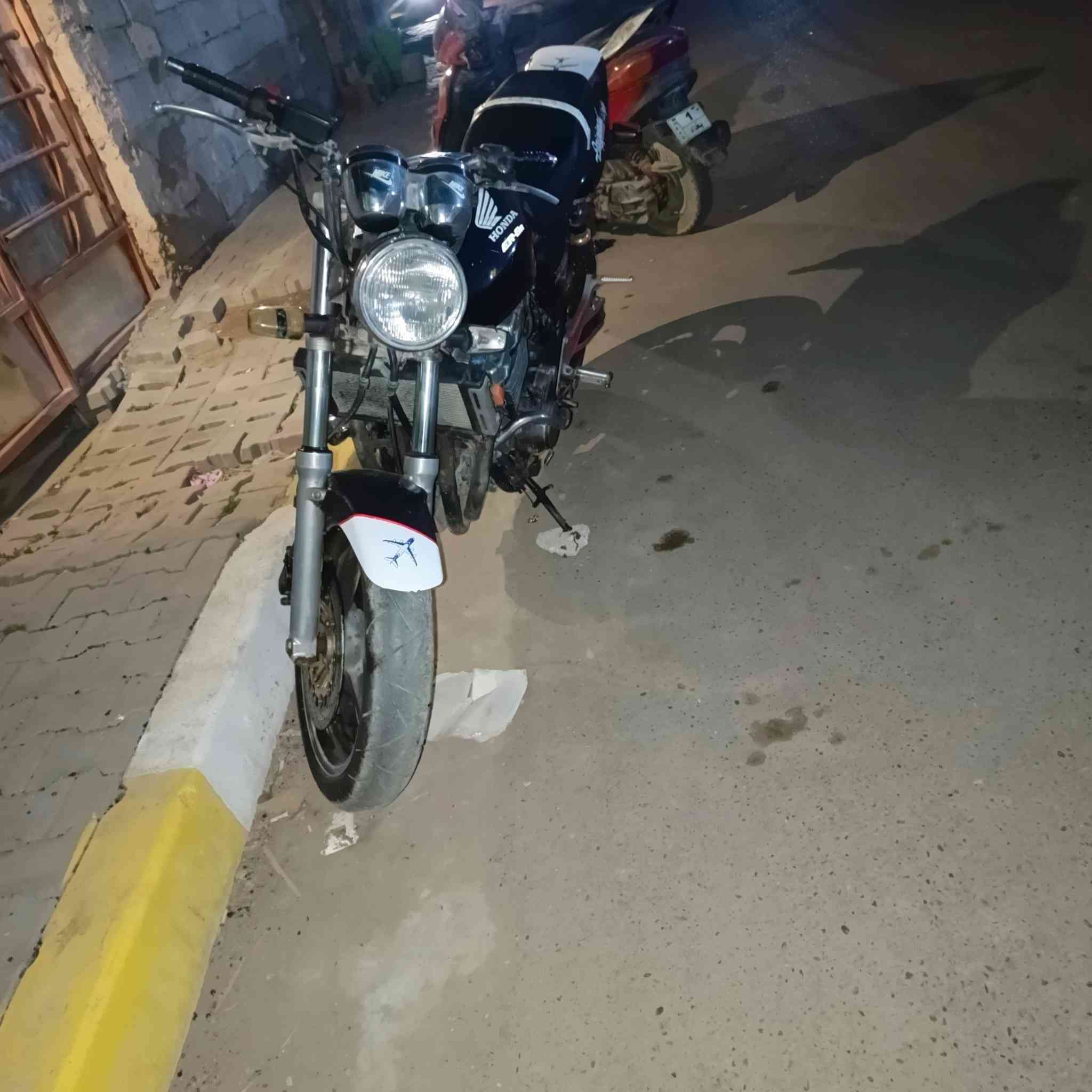 سيبي جيل اول نضيفه كلش مال جناي ب مليون ونص وبيهة مجال بغداد ***********
