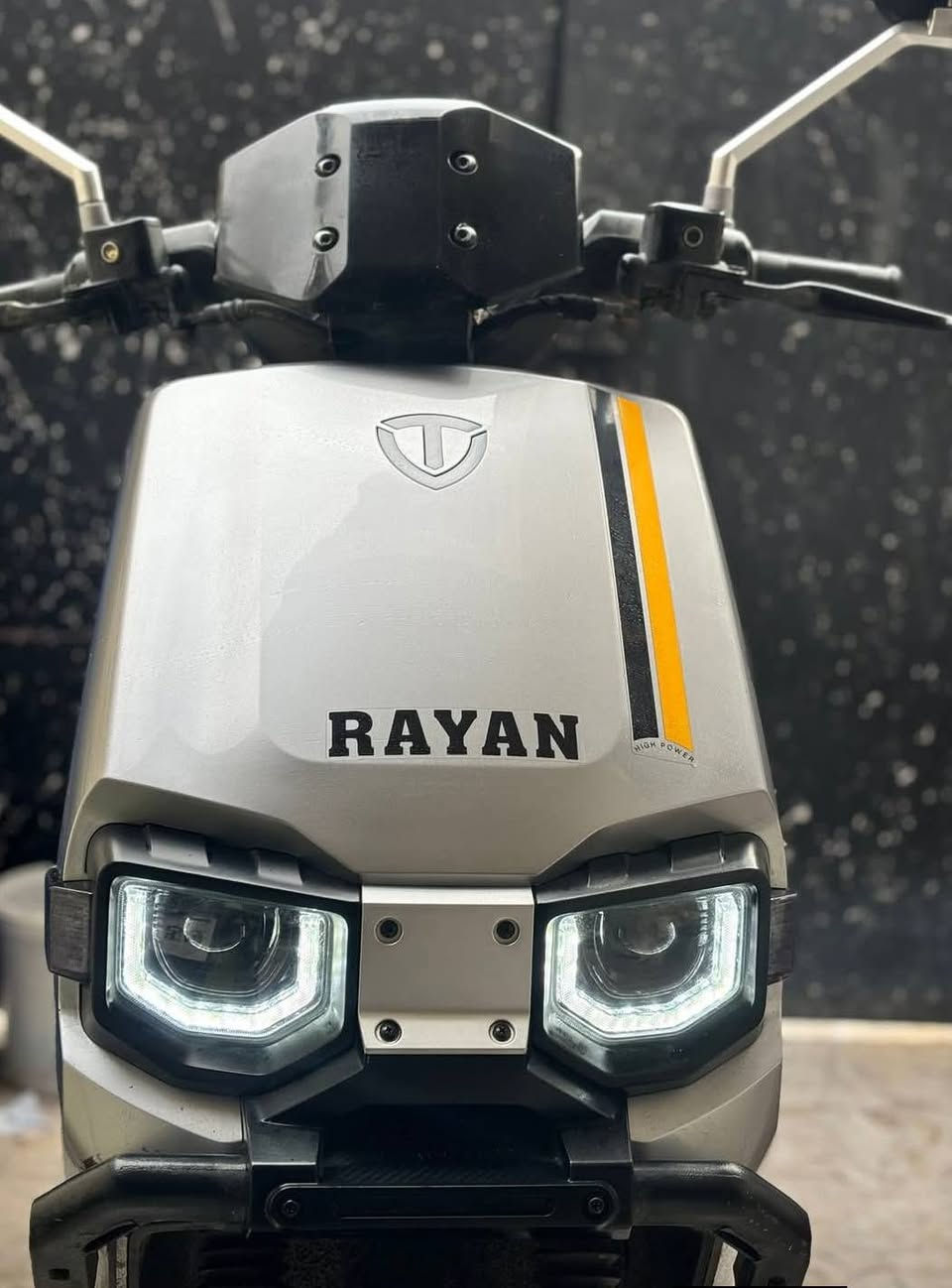 السلام عليكم درجه شحن ريان وحش الكون في موصل ايسر اللبيع
سعر850 بي مجال. 
رقم ***********
