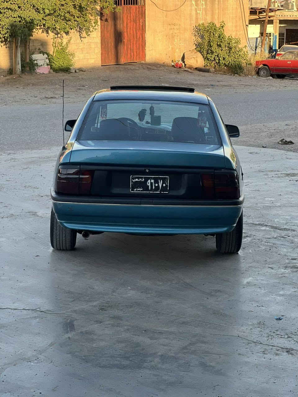 Opel vectra 1995
مەکینە ٢٠ گێر عادی 
تەقەو رەقەی بە شەرت گێرو مەکینە بە شەرت
نەک خایس سەرە دەبلیشی چاک نەکراوە
پێشی سوکە دەعمێکی هەیە بێ شانسی گرتن
ئارم بلاستیک سلێمانیە بێ ئەوەلیات ئەیفرۆشم
دوو جام کارەبایە بیلاد سلایت کارەبایە ABS ە
کارەبای کامل ایشەکات چوارتایەو ویلی نوێی بۆ بەستراوە
نوقسانی نیە سەیارەکە بۆ زانیاری زیاتر تیل بکەن لە خزمەتدام
*********** شقلاوة, أربيل
