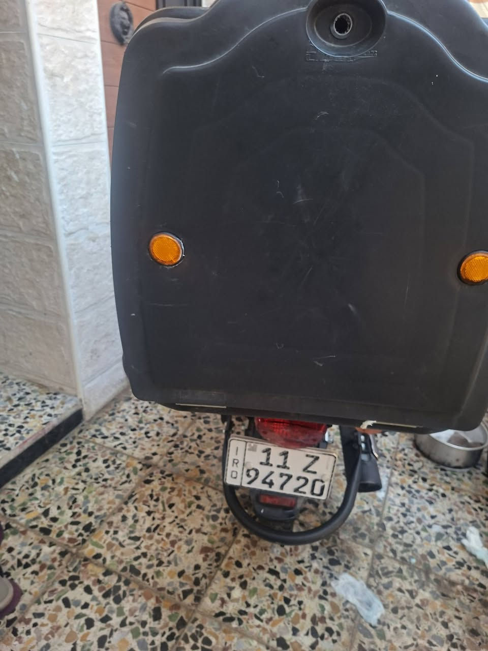 دايوان موديل 25 شهر 12 دراجة  فول  رقم بغداد انكليزي   ويجي وياه صندوق السعر 2750 وبيه مجال حك الجية رقم ***********
