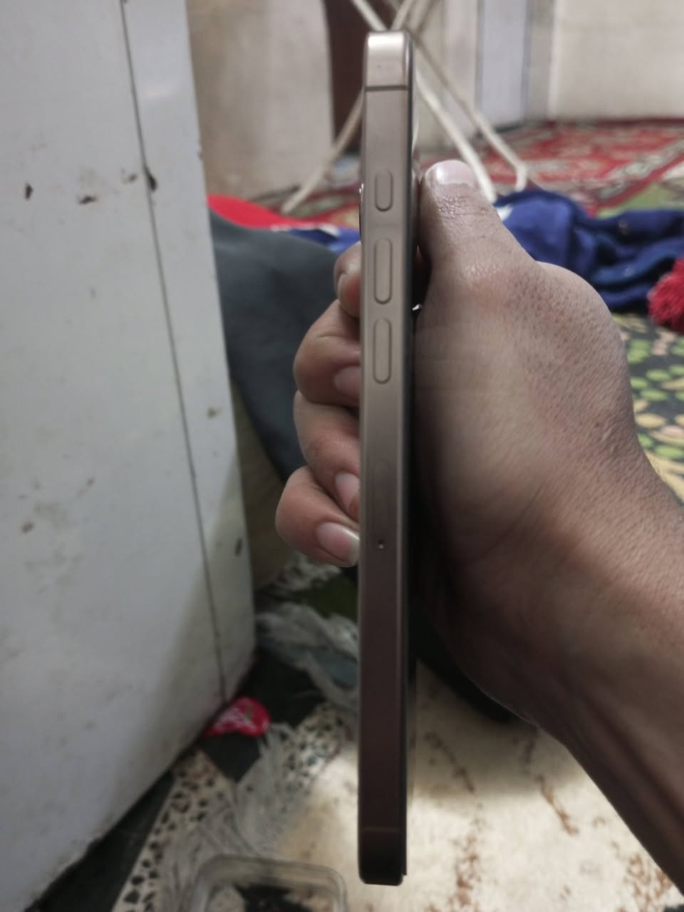 سلام عليكم ايفون 16 برو ماكس شركه ماستر 
عراضه ويا الكارتون مالته موجوده ماستر اكرر
ذاكره 256 بطاريه 99 بلاديه لا مفتوح ولا مصلح
السعر مليون و 1450 عنواني بغداد
مدينه الصدر الهاتف ***********
