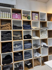 رفوف • ميز بدون بضاعة • كربلاء حي الموظفين