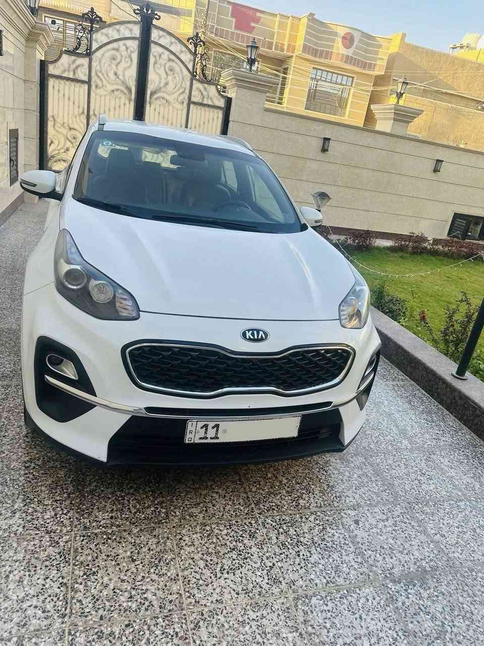 السلام عليكم كيا سبورتج موديل 2021 خليجي رقم بغداد بأسمي تحويل مباشر سيارة مكفوله من الصبغ و البارد جديدة كلش استخدام شخصي 
مكان السيارة بغداد 
محرك: 2000 دوش 
ماشيه 72 الف كيلو فقط 
مواصفات 
1_شاشه 
2_كامره خلفية 
3_شاشه اعطال 
4_قطعتين تبريد 
5_اشاير بل مري 
6_حساس امامي خلفي وجانبي 
 7_مري شفط 
8_اشاير مري 
9_تحكم وضعيات قيادة 
10_ويل كب بلاد
11_كشافات اماميه 
12_داخل لونين 
13-تحكم استيراً جهتياً 
14- ويل كروم حجم 18 
15- نفكيشن
16- يدات نيكل 
للاستفسار: *********** يوسف
السعر : 205 ورقة وبيها مجال للشراي
