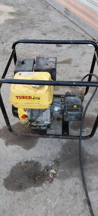 البيع صنع ياباني ٣٠٠ بار جديده   07709810624