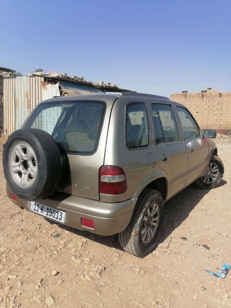 السعر ٤٥ قفل من لاخير بدون عمله
سبورتج ٢٠٠١ مصبوغه عام جراد ما بيهه اي ضربه
مكينه ٢٠٠٠ بلادي مكسر وكير اوتو
تبريد ابيع عاطل وتخم تاير وحداديه جديد وغرفه حلوه مرتبه اي نقص بالسياره حاليا ماكو تشغل واطلع
مكاني بغداد لنهروان وللتواصل ع رقم فقط
***********
